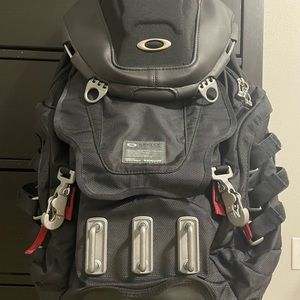 Oakley Kitchen Sink Backpack. Perfect for any adventure, work, gym, or travel.